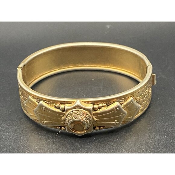 Vintage Victorian Revival Gold Tone Hinged Bangle Bracelet Floral Repousse 7x.5" - Picture 1 of 8